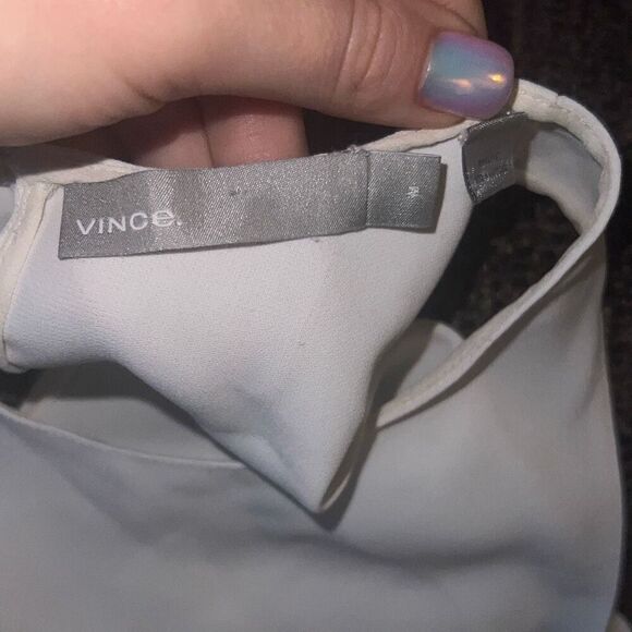 ✨VINCE Bonded Crepe Sz Medium Blouse Tank Shell Revolve Sleeveless Side Slits✨ - Picture 8 of 9